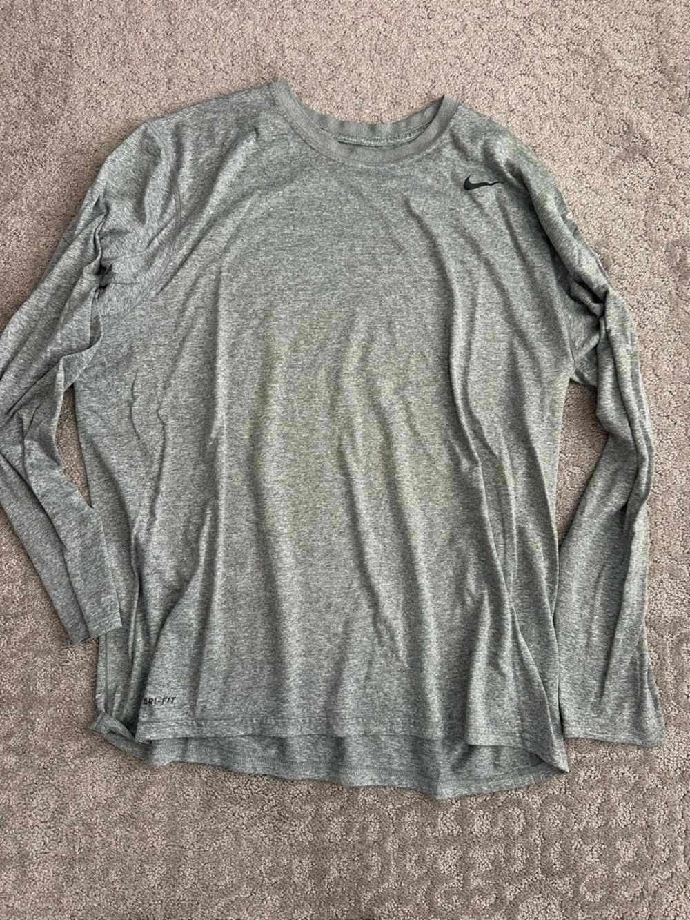 Men’s Nike long sleeve dry fit XXL T-shirt, gray